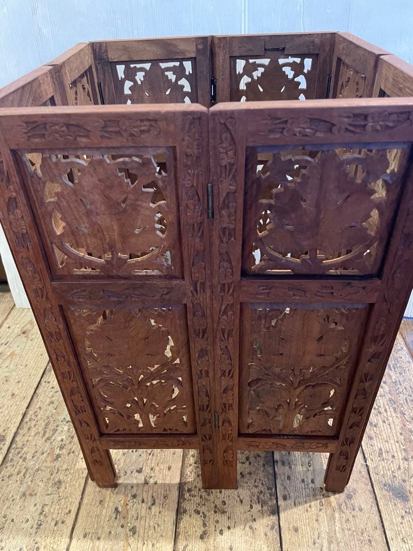 サイドテーブル　木製　木彫　アンティーク　住まい　机　美術品　工芸品