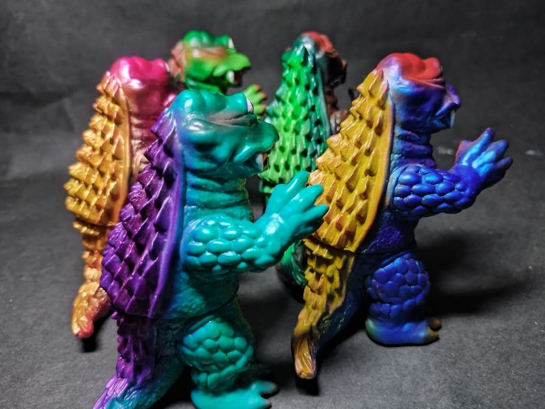 シカルナ工房、ザゴラ(山中の怪獣)中岡俊哉、「世界の怪獣」より、ミニソフビ。５体