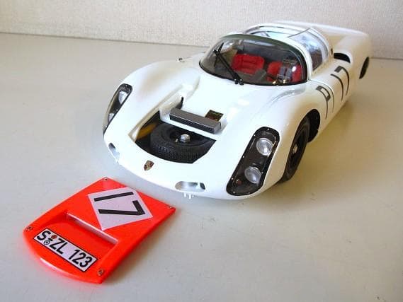 特価 exoto (1/18) ポルシェ 910 #17