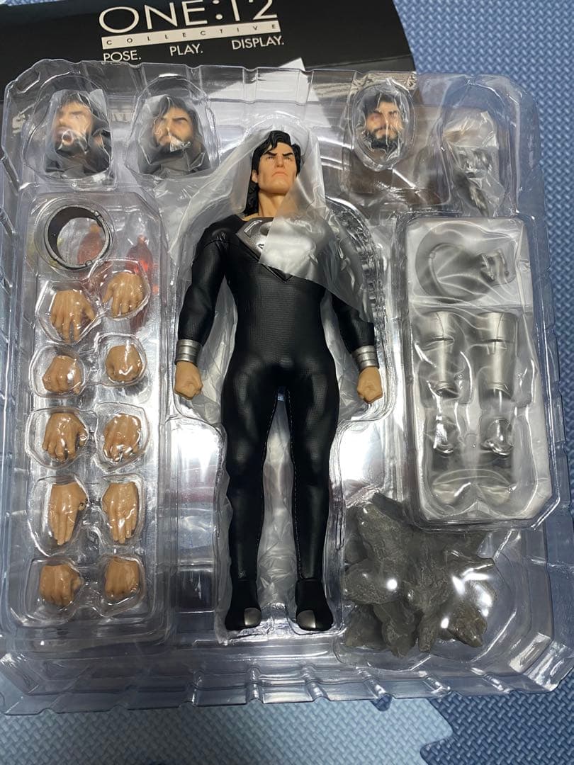 mezco スーパーマン リカバリースーツ