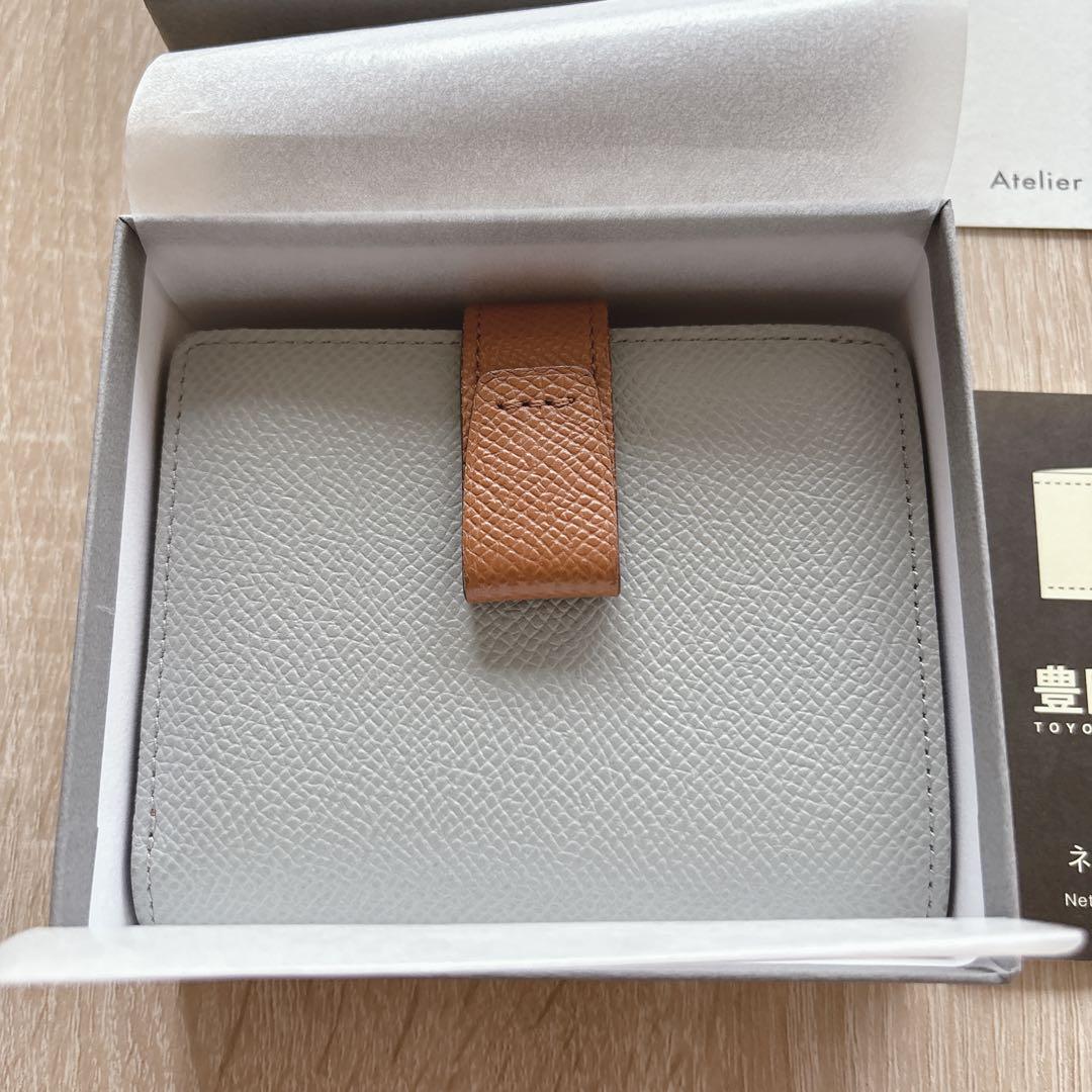 Atelier nu グレー 二つ折り財布