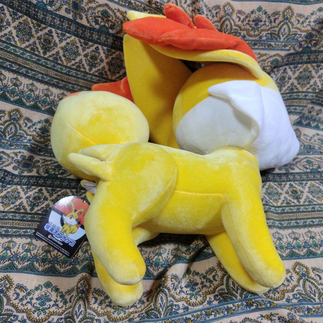 ポケモンセンター　等身大フォッコ