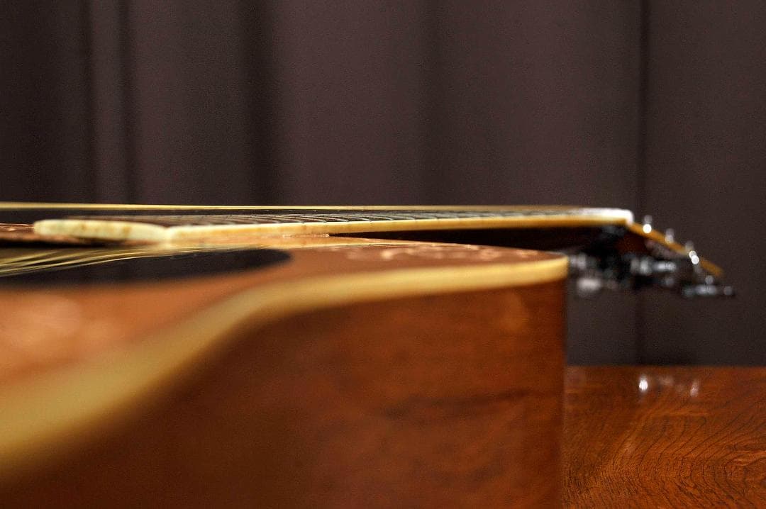 ★Ｋ.COUNTRY Dシリーズがもつ華やかな場面の演出【彫刻装飾ギター】