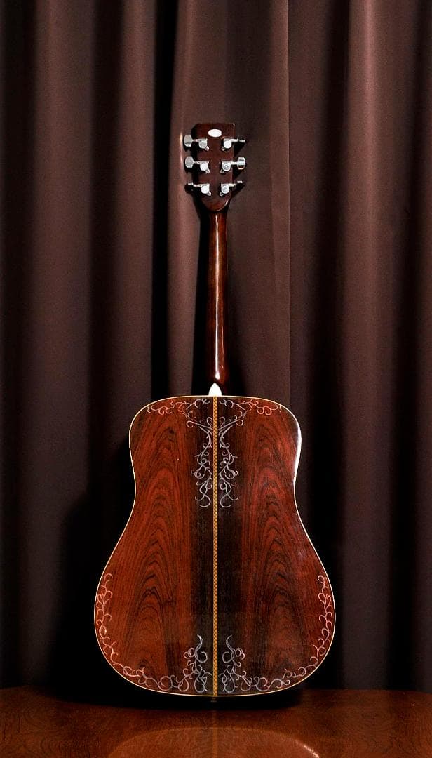 ★Ｋ.COUNTRY Dシリーズがもつ華やかな場面の演出【彫刻装飾ギター】