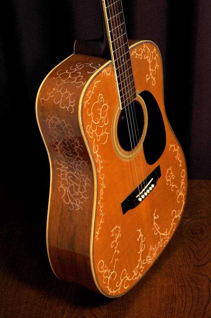 ★Ｋ.COUNTRY Dシリーズがもつ華やかな場面の演出【彫刻装飾ギター】