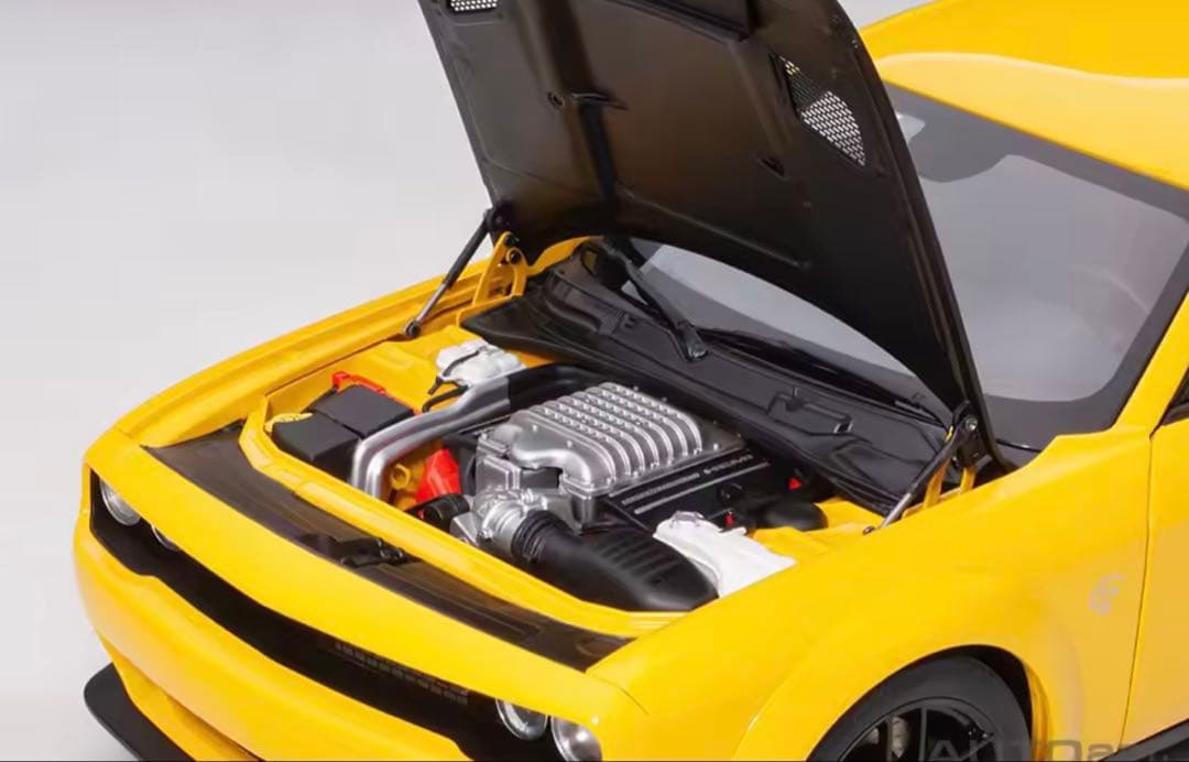 自動車 Dodge Challenger 1:18 diecast model car