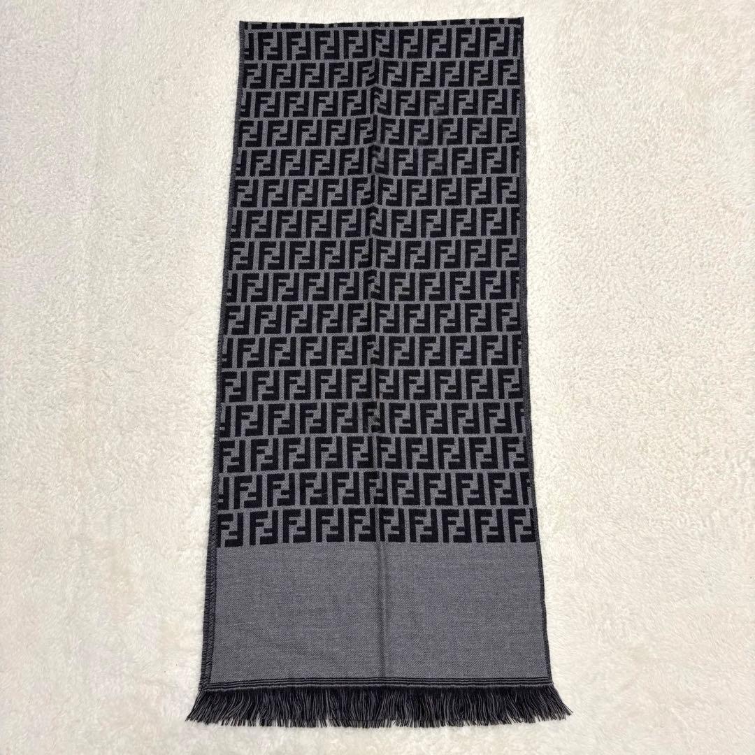 FENDI フェンディ ズッカ柄 マフラー ウール 総柄 グレー × ブラック