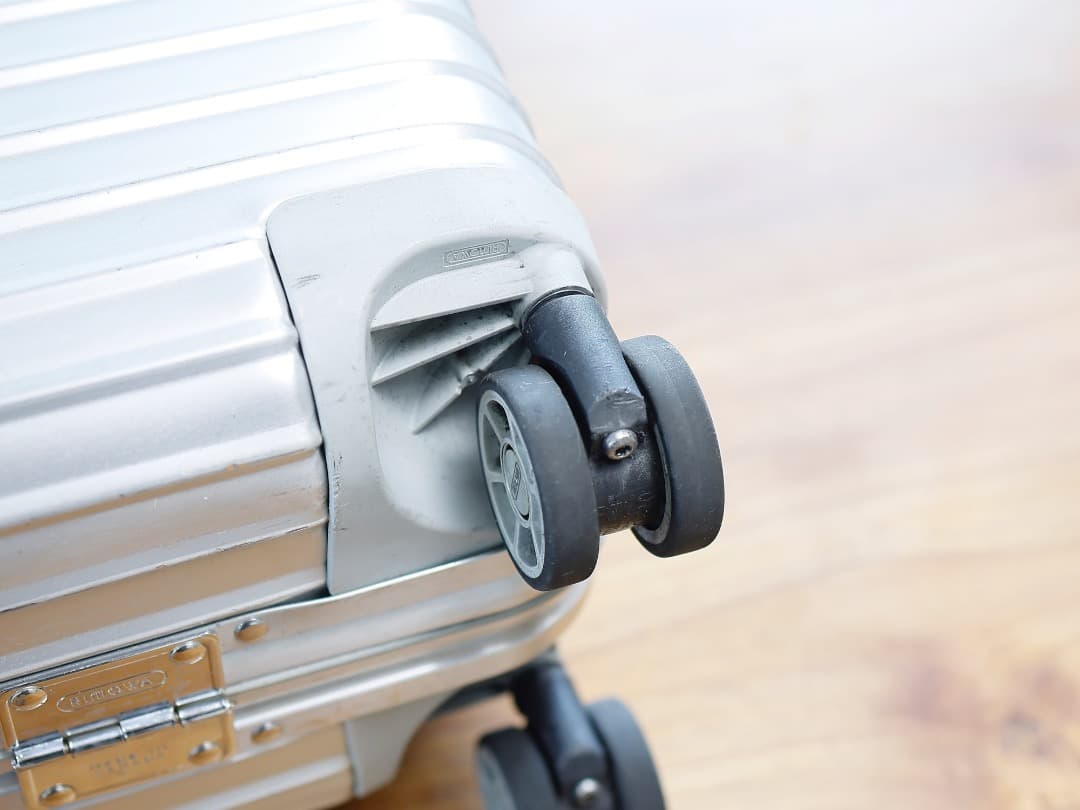 週末特価　正規品　RIMOWA　トパーズ リモワ　ビジネストローリー