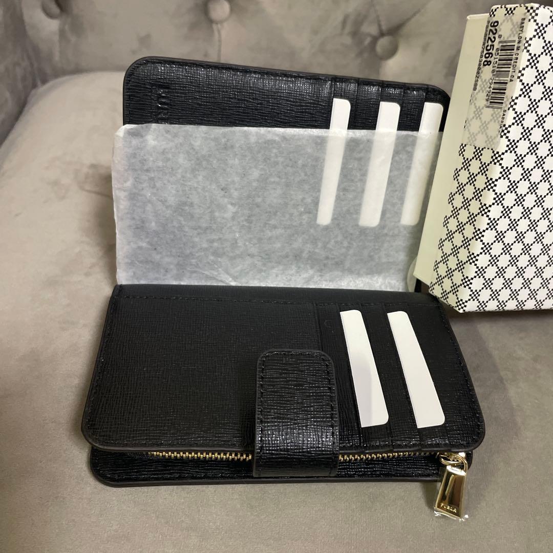 【新品未使用】FURLA フルラ　折り財布　二つ折り財布　黒　ブラック　レザー