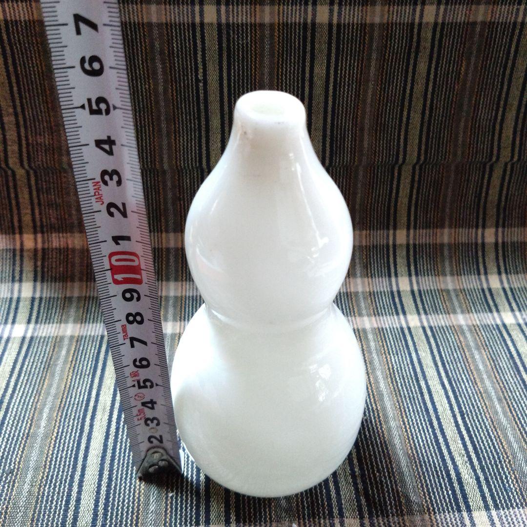 乳白色瓢形ガラス徳利