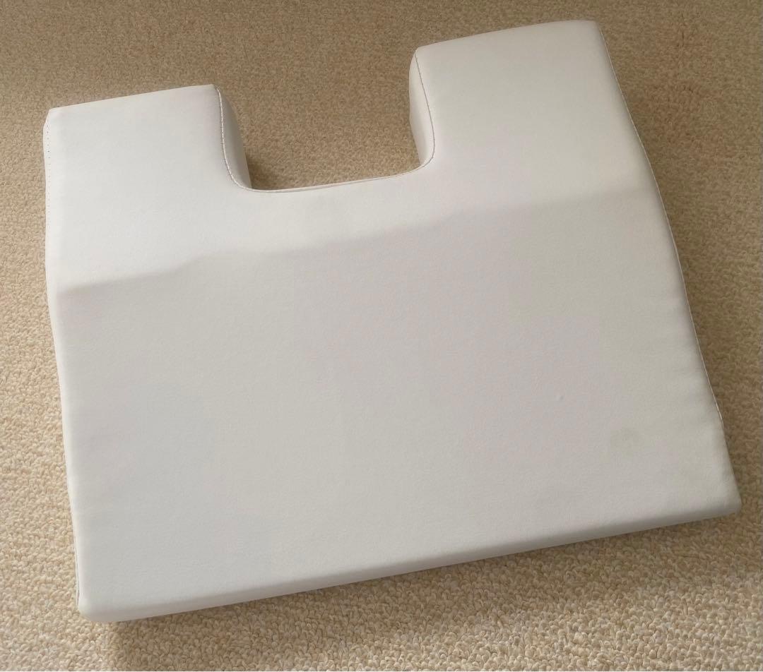 折りたたみ式　マッサージベッド、胸当て、フェイスマットのセット