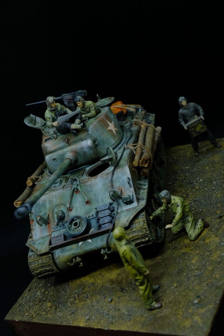 タミヤ M4A3シャーマンイージーエイト戦車（1/35）ジオラマ完成品
