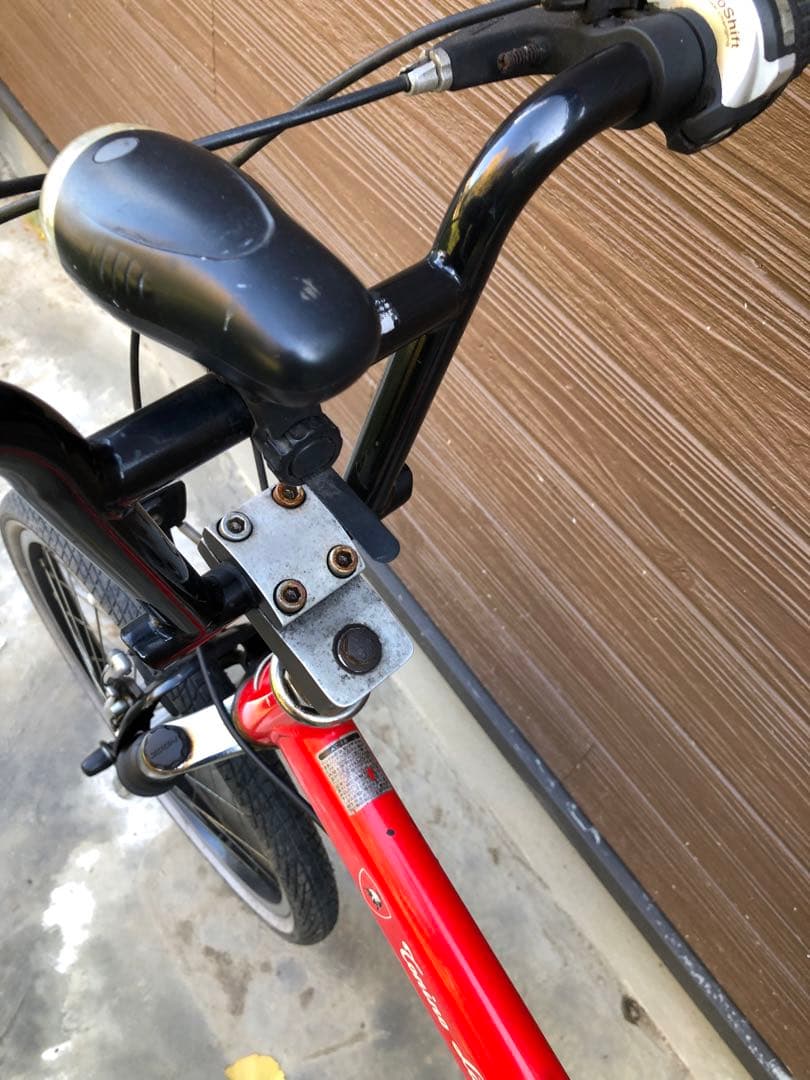 赤い折りたたみ自転車 オフィシャルサイクル