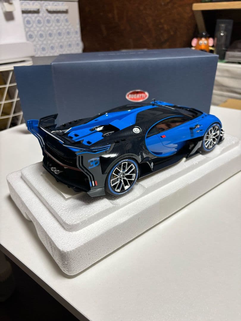 オートアート　ブガティグランツーリスモ　1/18　値段交渉あり！
