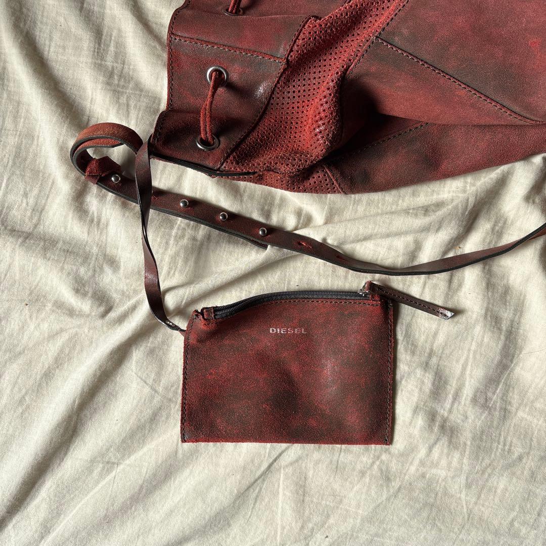 ディーゼル　diesel クラッシュレザー　レッド　ショルダーバッグ　ポーチ付き