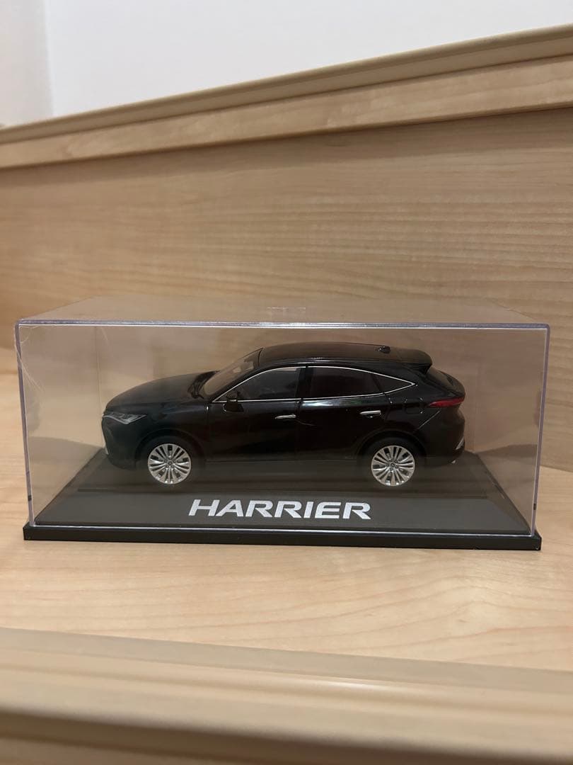 トヨタ ハリアー　1/30 黒色
