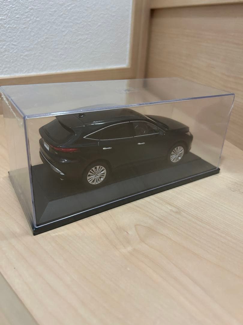 トヨタ ハリアー　1/30 黒色