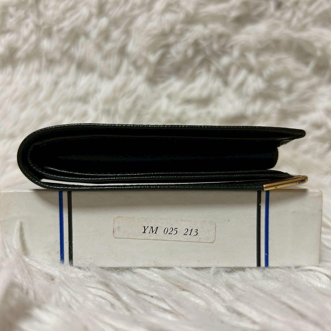 イヴサンローラン 二つ折り財布　ロゴ型押し ブラック