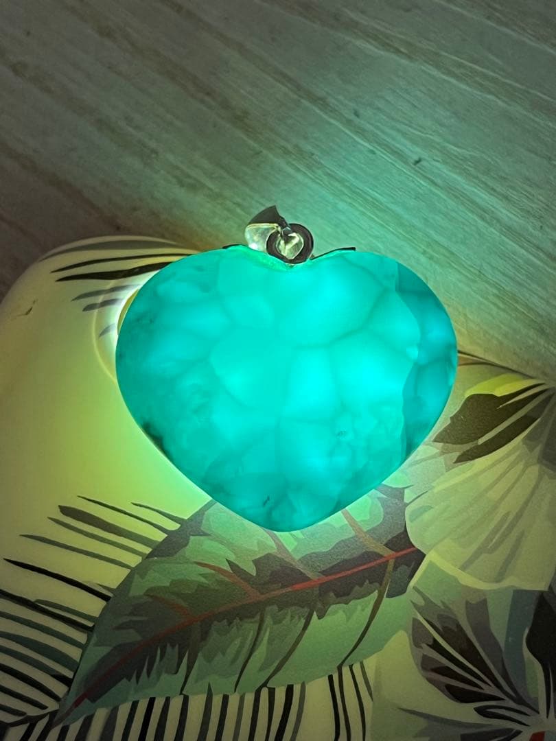 天然石☆高品質！ラリマーハート型ペンダントトップ☆濃いブルー＆模様が美しい！