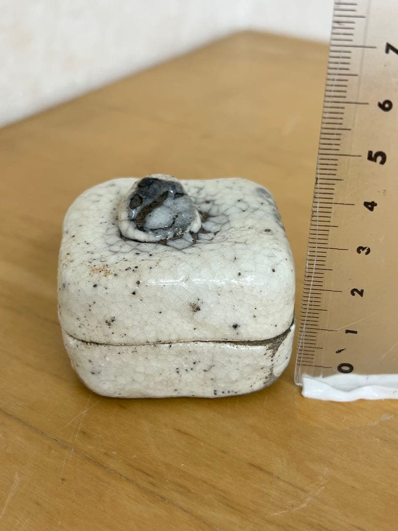 日本製　志野焼香合　アンティーク　唐物　古美術品　コレクション　骨董　江戸　青磁