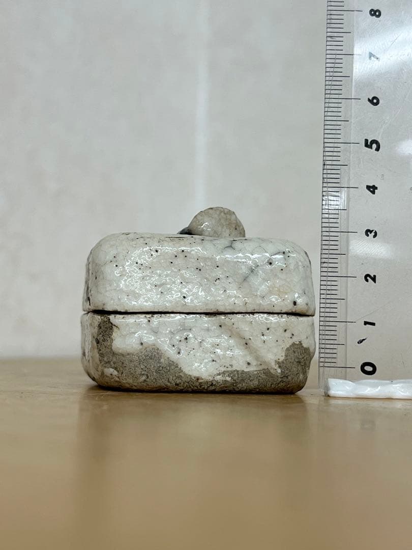 日本製　志野焼香合　アンティーク　唐物　古美術品　コレクション　骨董　江戸　青磁