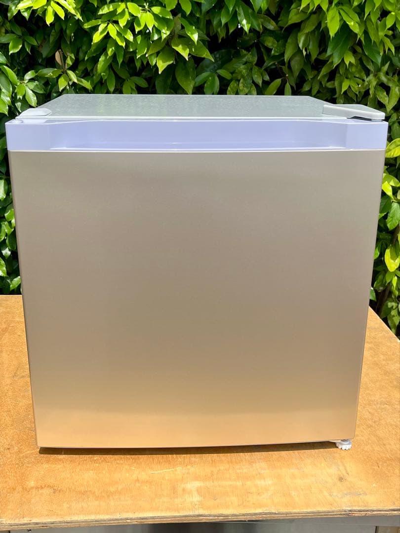 アイリスオーヤマ コンパクト冷凍庫 31リットル　2024年