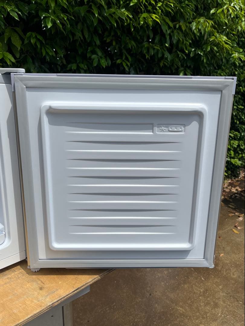 アイリスオーヤマ コンパクト冷凍庫 31リットル　2024年