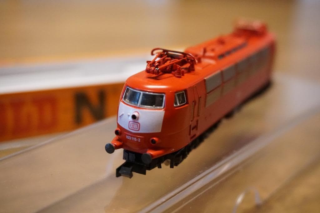 ARNOLD 品番2353 DB(ドイツ）　１０３型１１５－２　オリエント赤塗装