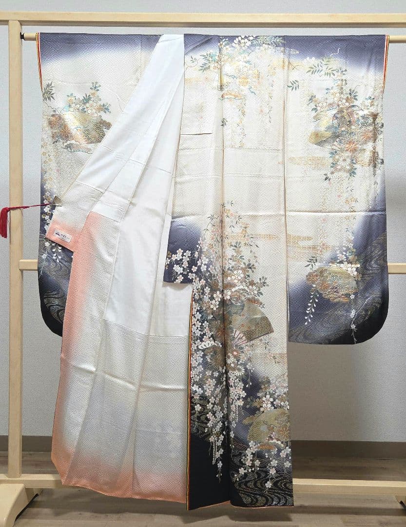 B◆着物くつろぎ やまと誂製 かわいい花模様 金彩 袷 正絹 成人式 振袖 着物