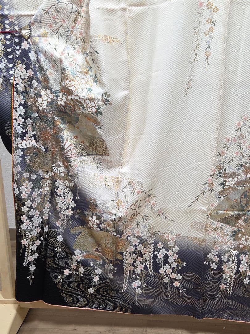 B◆着物くつろぎ やまと誂製 かわいい花模様 金彩 袷 正絹 成人式 振袖 着物