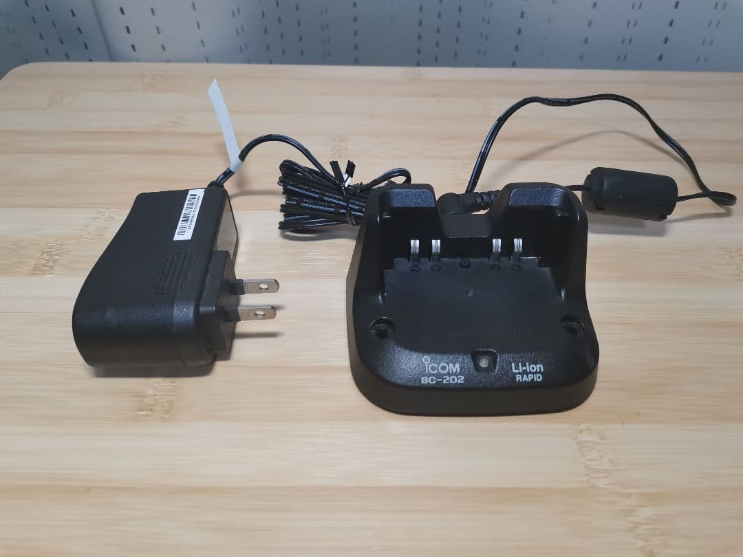 【送料込み】希少 ICOM ID-51 PLUS2（Red） オプション多数