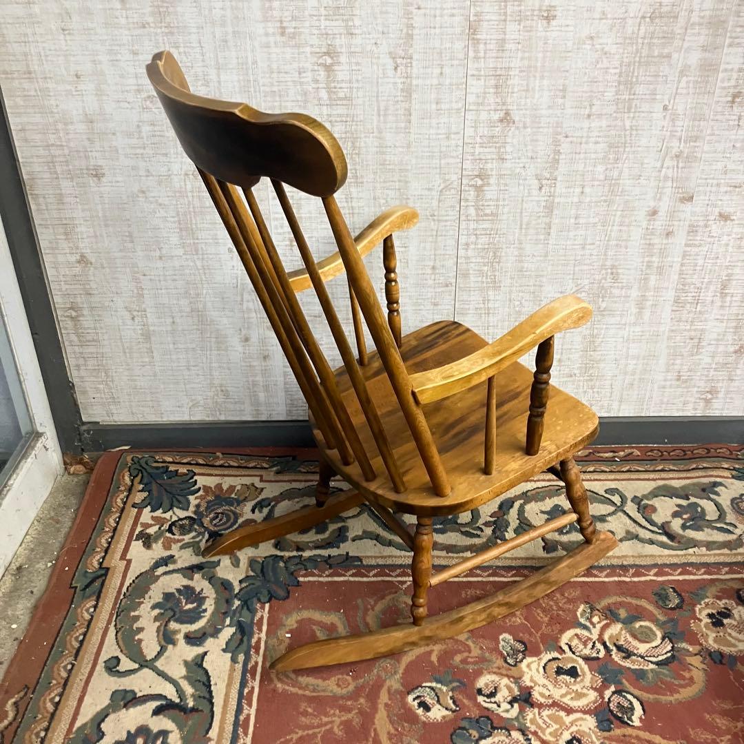 木製ロッキングチェア クラシックデザイン 肘掛け付き