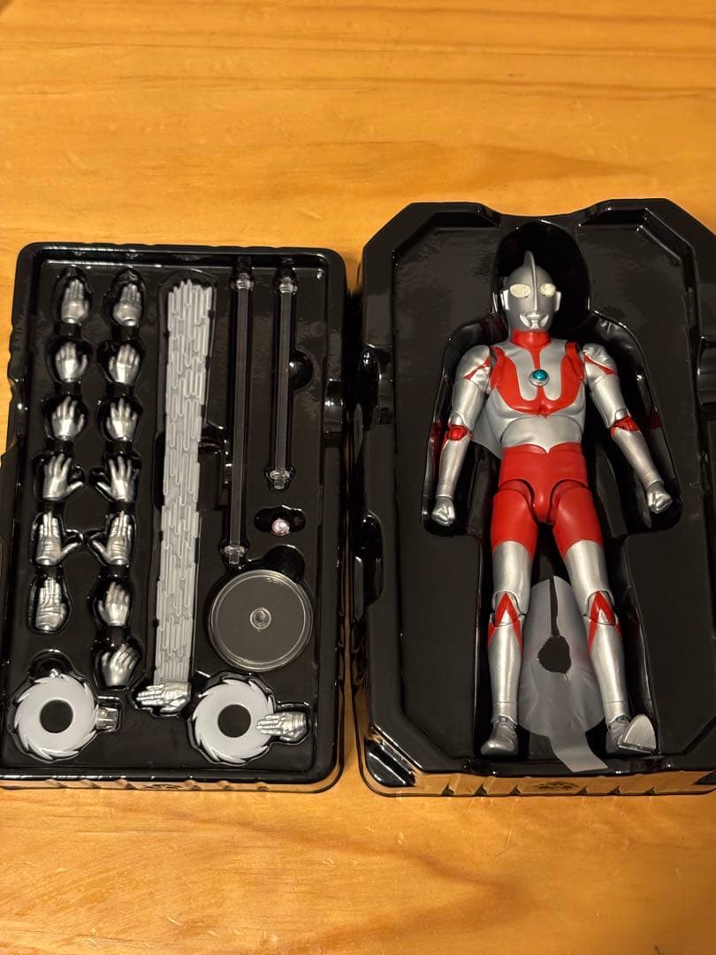 S.H.Figuarts（真骨彫製法）ウルトラマン（発光改造あり）