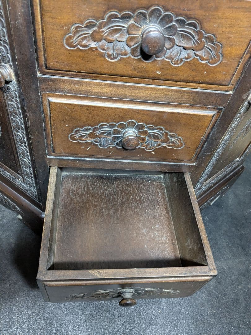 (S) 木彫刻　引き出し　4段　アンティーク　レトロ