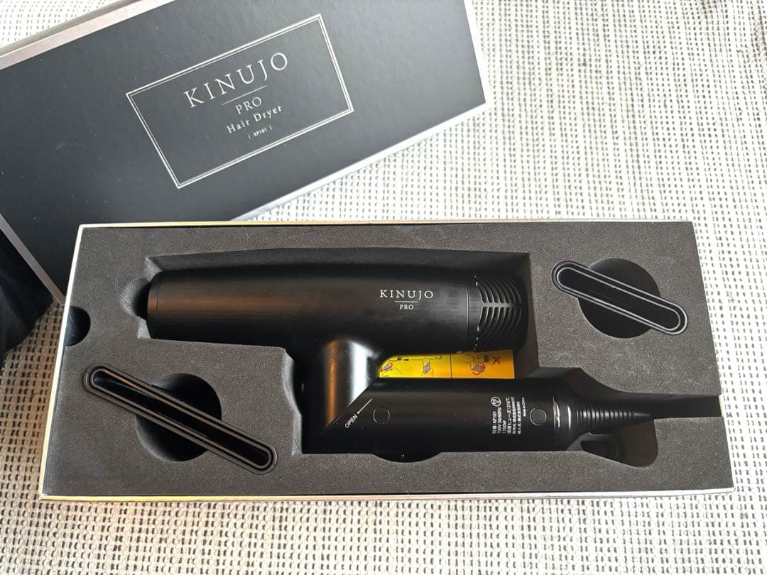 【週末値下】KINUJO PRO ヘアドライヤー ブラック