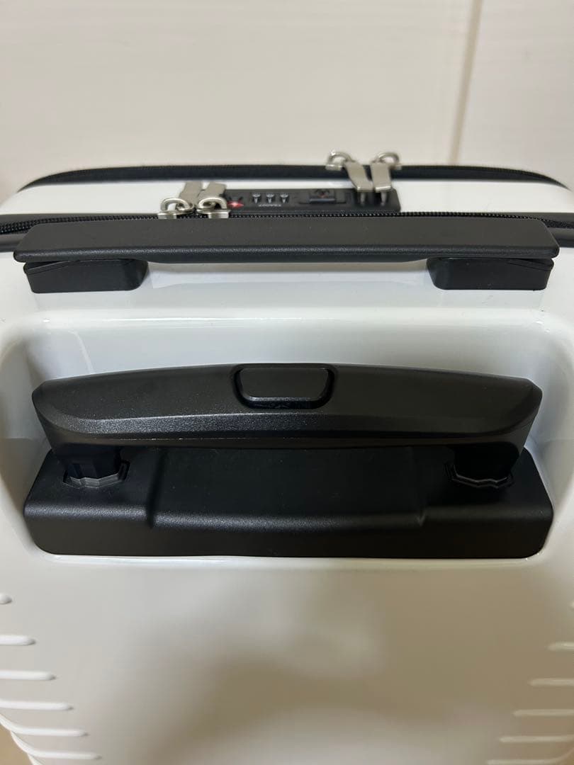 美品ACEスーツケース機内持ち込みSサイズ33L 白