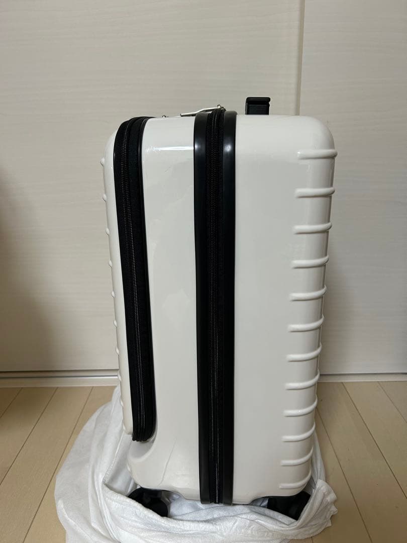 美品ACEスーツケース機内持ち込みSサイズ33L 白