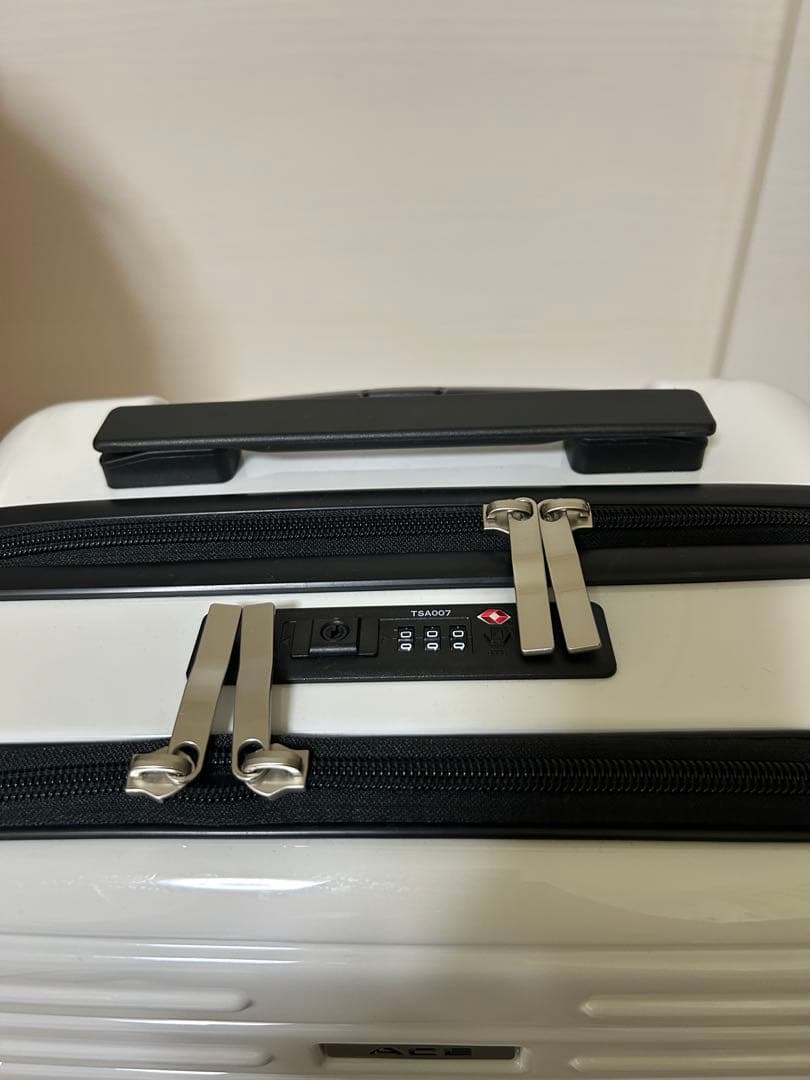 美品ACEスーツケース機内持ち込みSサイズ33L 白