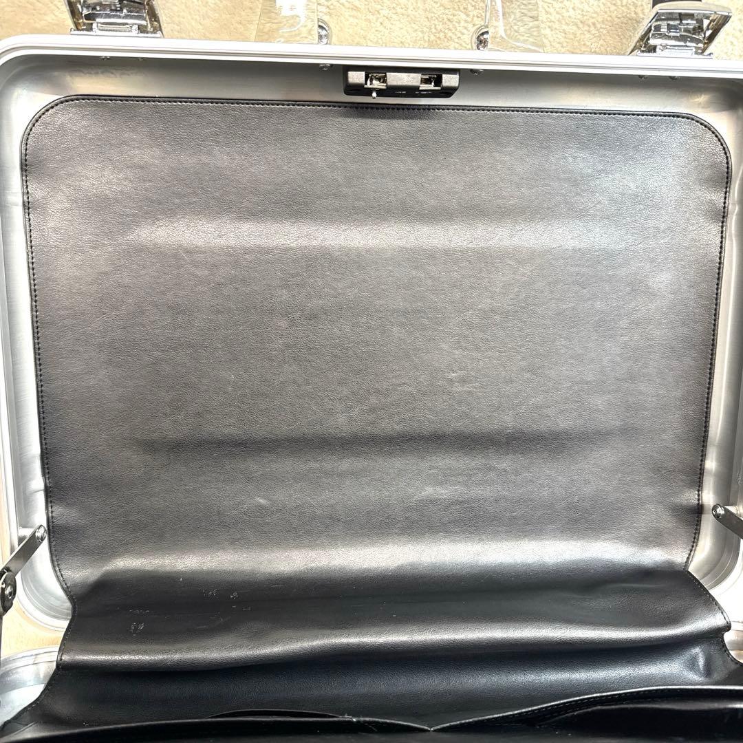 ゼロハリバートン　アタッシュケース　シルバー