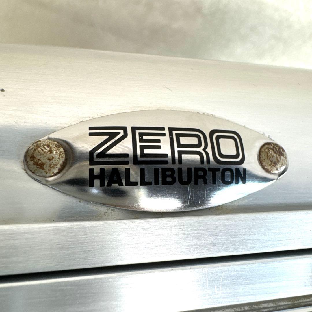 ゼロハリバートン　アタッシュケース　シルバー