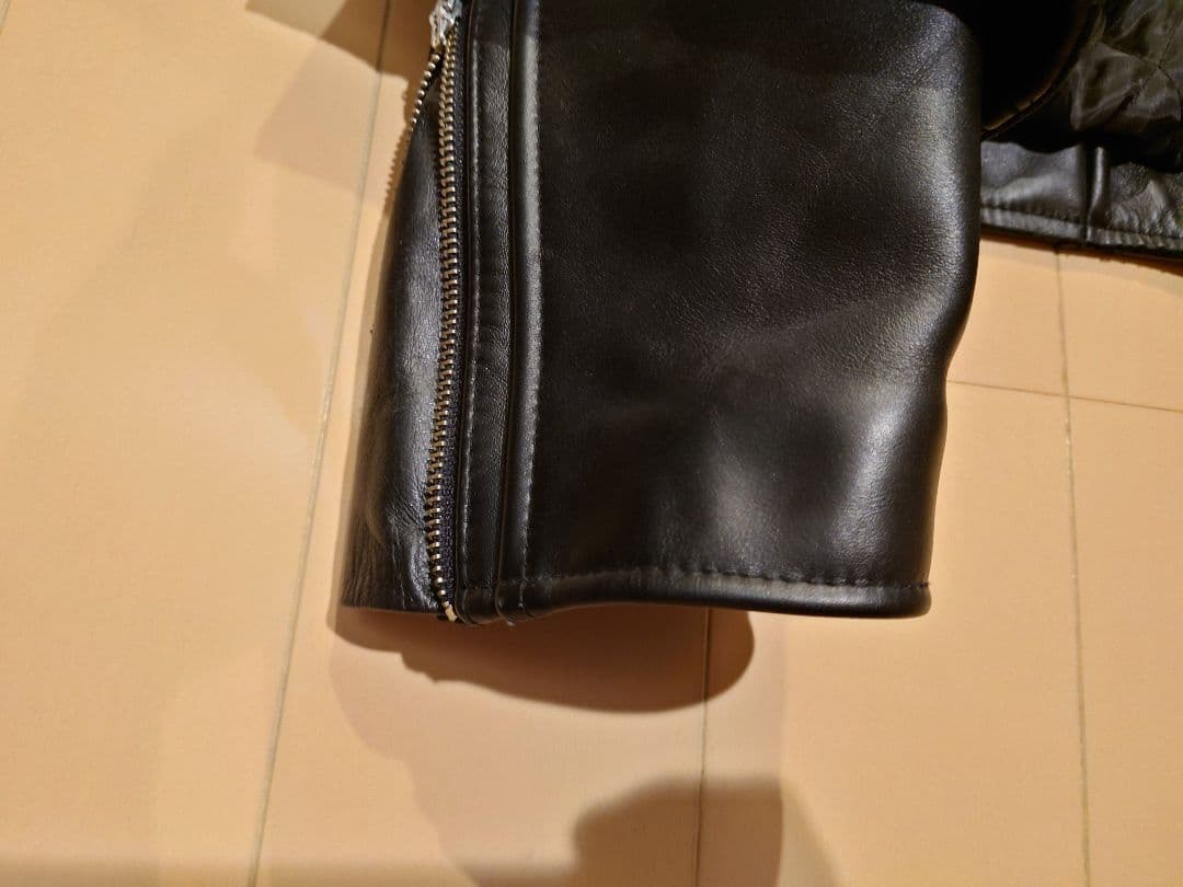 美品　黒　牛革　レザーシングルライダースジャケット