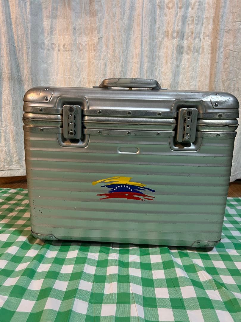 RIMOWA シルバーキャリーケース 46L