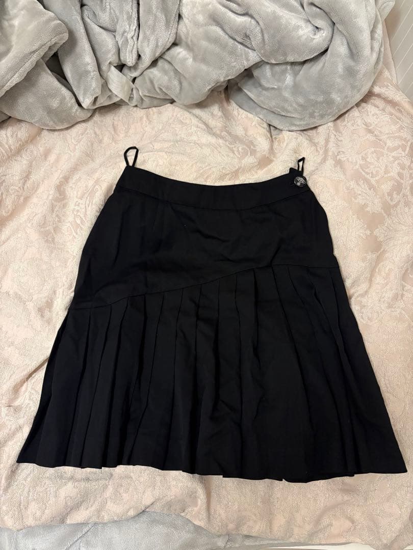 黒いフレアスカート プリーツデザイン ヴィヴィアンウエストウッド