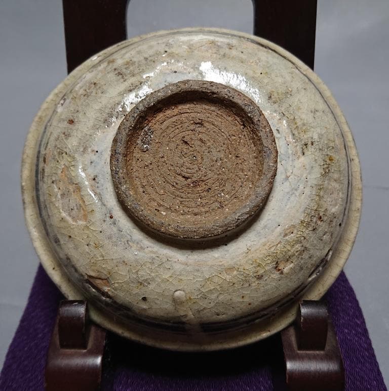 コレクター収集　貴重　タイ　スコータイ 初期 白濁鉄絵花・魚図皿