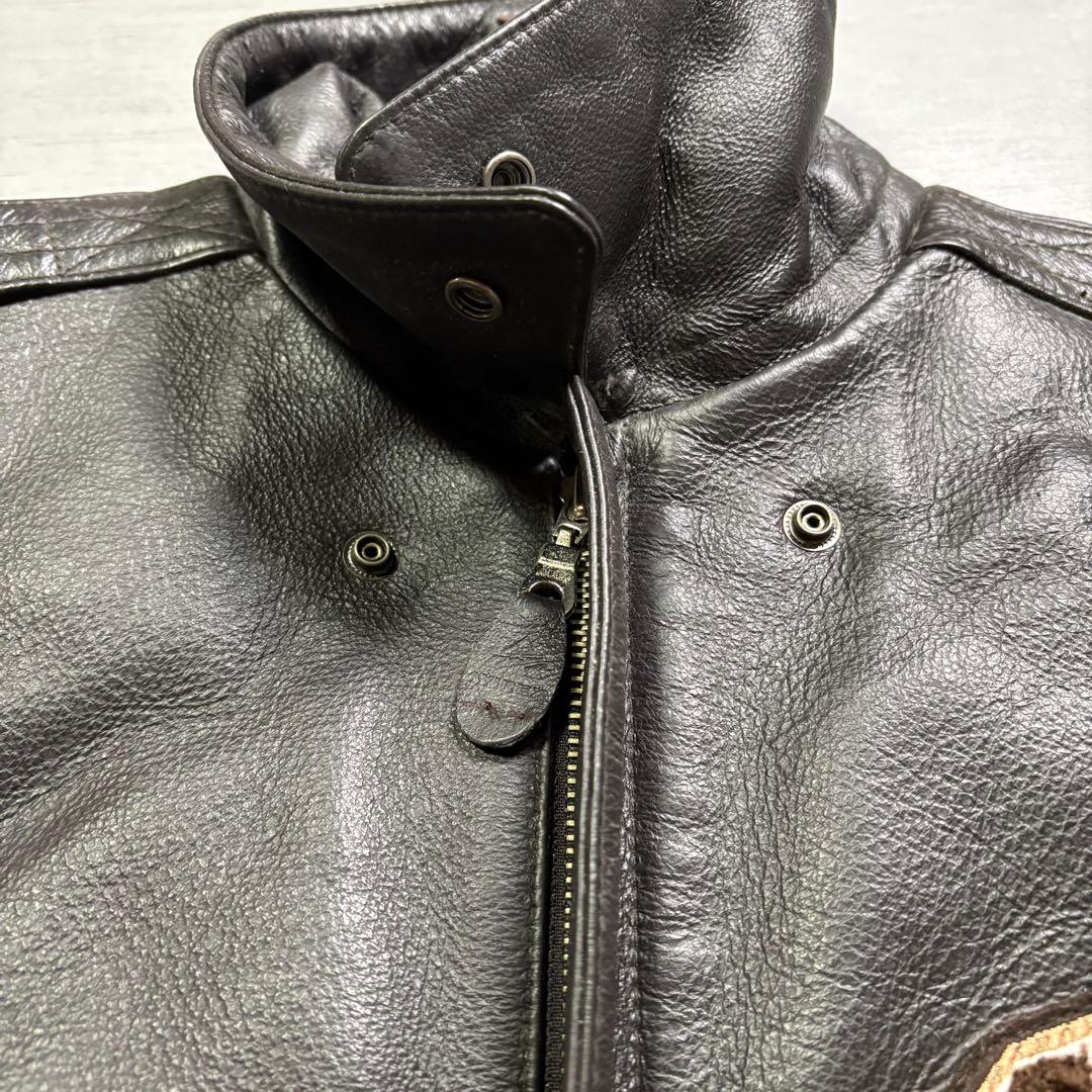 入手困難✨AVIREX レザージャケット　A-2 本革　ブルゾン　短丈　M