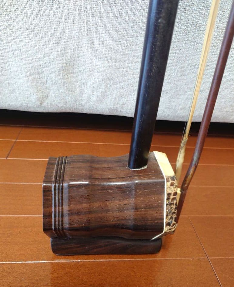 二胡　中国伝統弦楽器　ケース付き