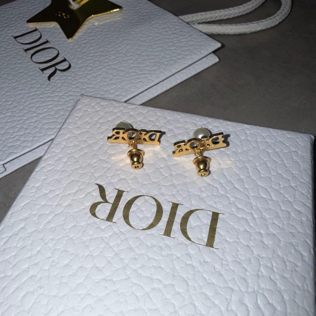 値下げ！早いもの勝ち！Dior ロゴデザイン ピアス