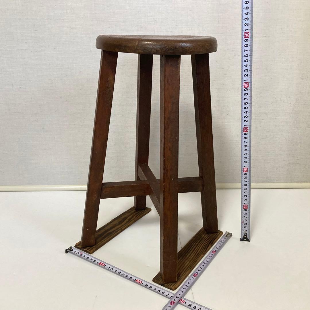 古い丸椅子 スツール チェア 椅子 木製 飾り台 置物台 花台 古道具 レトロ