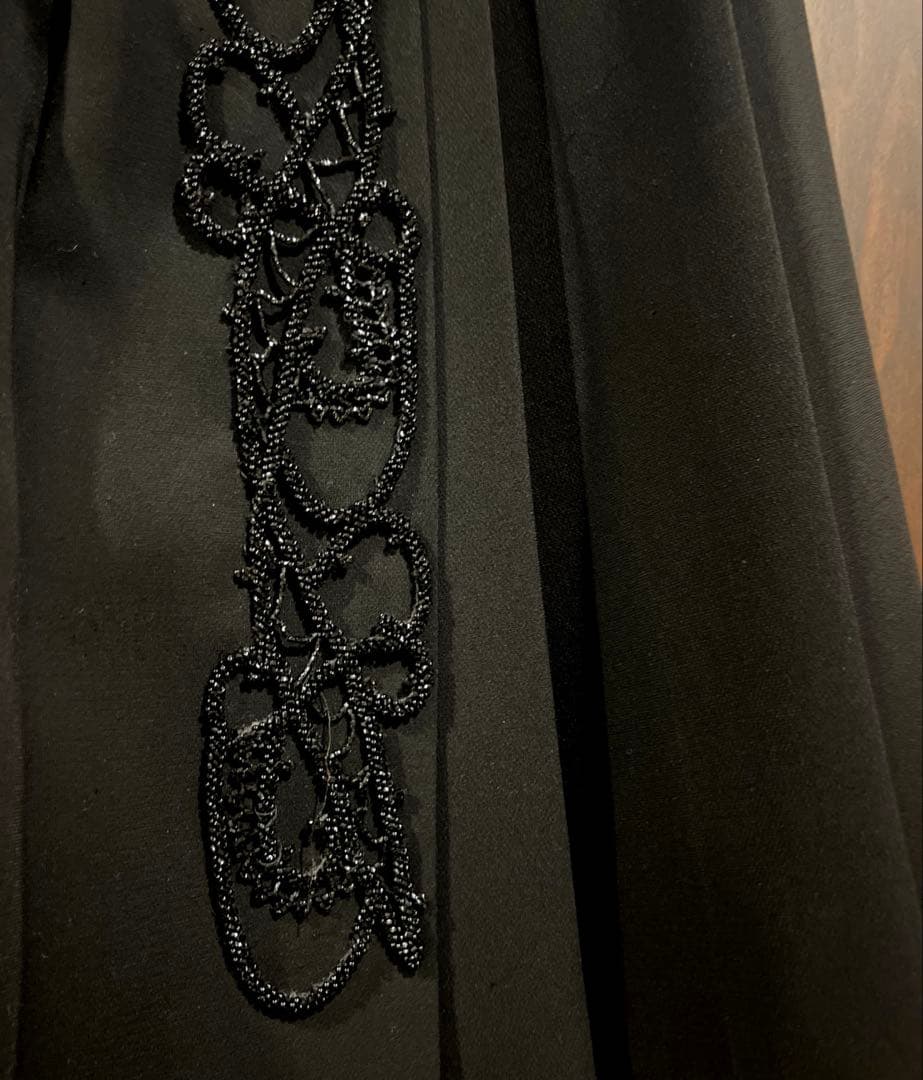 PRADA 巻きスカート　ボックスプリーツ　ビジュー付き　ブラック