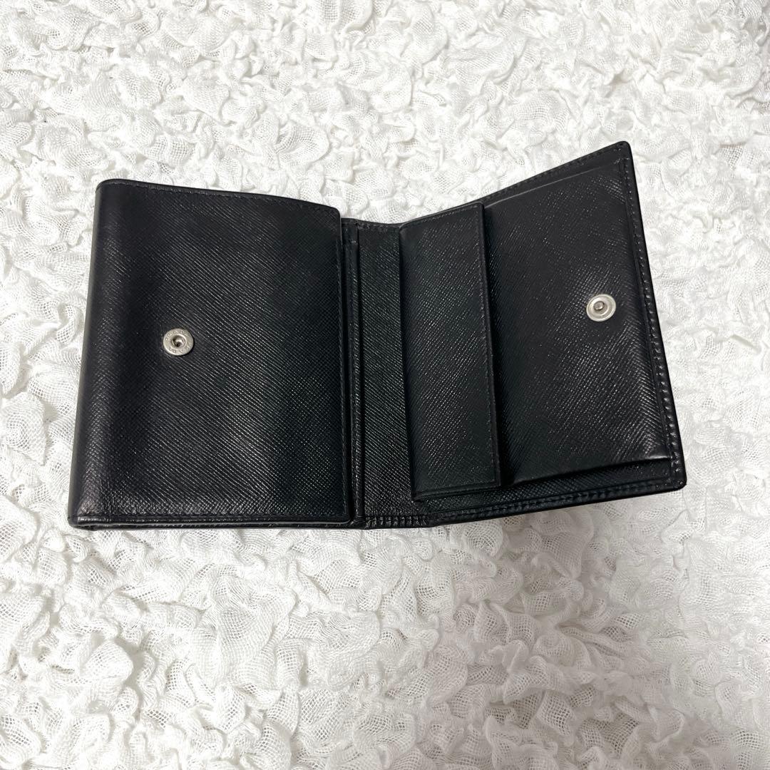 PRADA ブラック 三つ折り　財布　三角　トライアングル　コンパクト　小銭入れ
